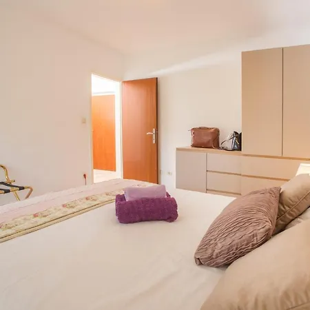 Kokolo Apartment *